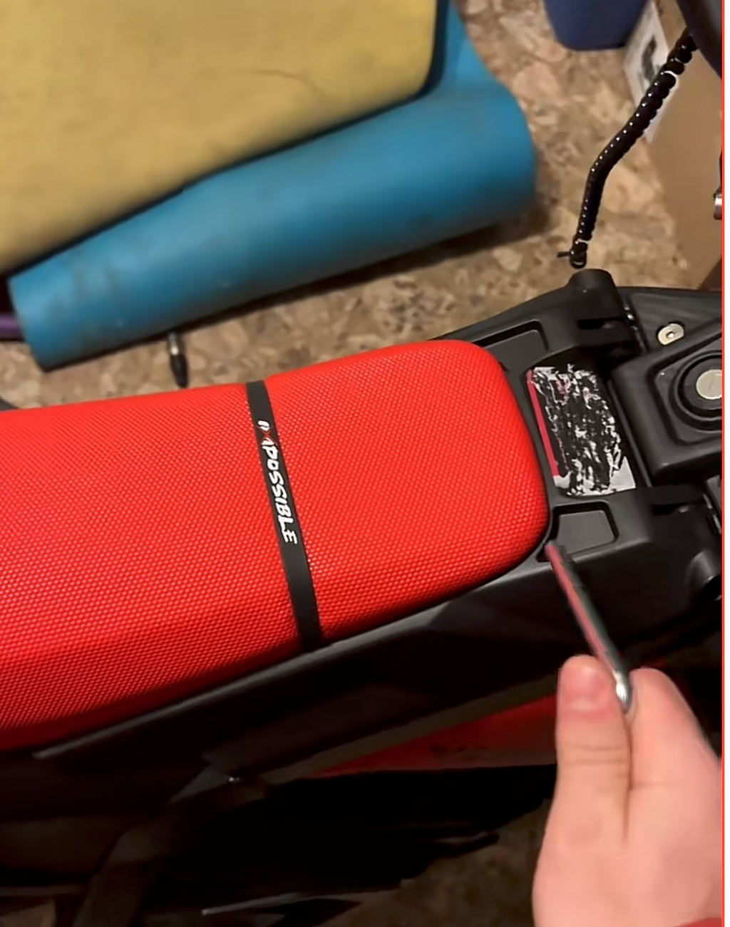 PHONE HOLDER  FOR SEAT ( Bracelet )